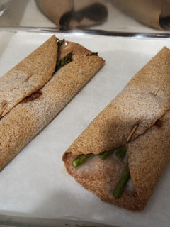 Una foto de Rolls de espárragos