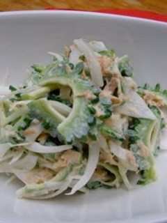 A picture of A Salad with Tuna and Bitter Melon.