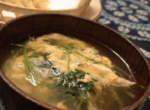 A picture of Easy Egg Drop Soup with Mitsuba.