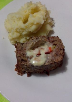 Una foto de Budín de carne relleno