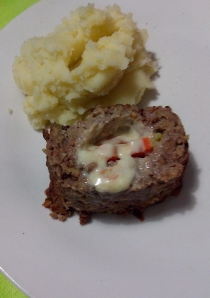 Una foto de Budín de carne relleno