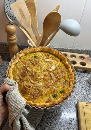 Una foto de Tarta de calabaza puerros y cebolla caramelizada