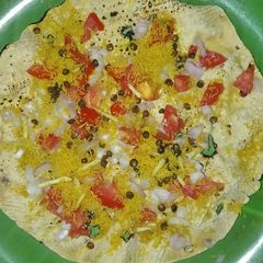 A picture of Masala papad.