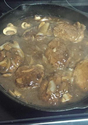 A picture of Chastain's Salisbury Steak.