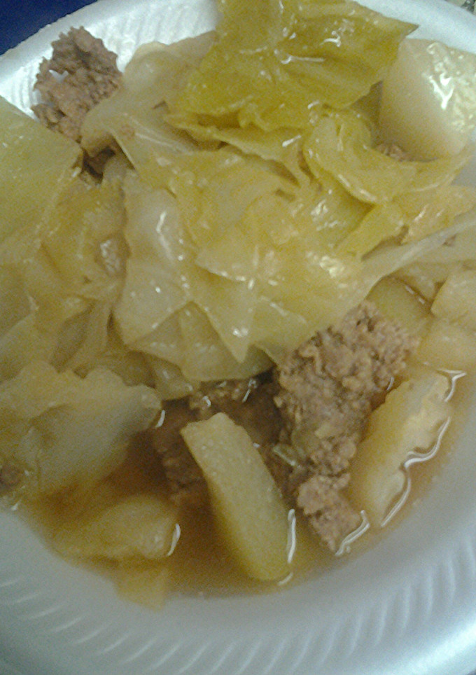 A picture of Cabbage, chayote, and beef.