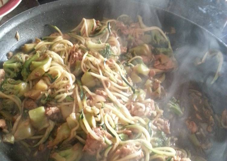 Recipe of Award-winning Guilt free chicken teriyaki (zucchini pasta)