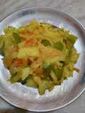 Mix patta gobhi and capsicum