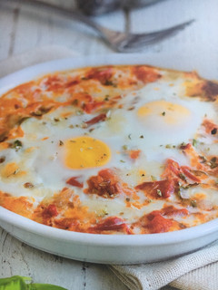 Una foto de Huevos con tomate