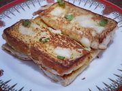 A picture of cheesy potato sandwich