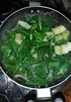 Una foto de Crema de cebollín y acelga