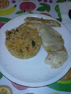 Una foto de Cuscus con verduras escalivadas y pollo