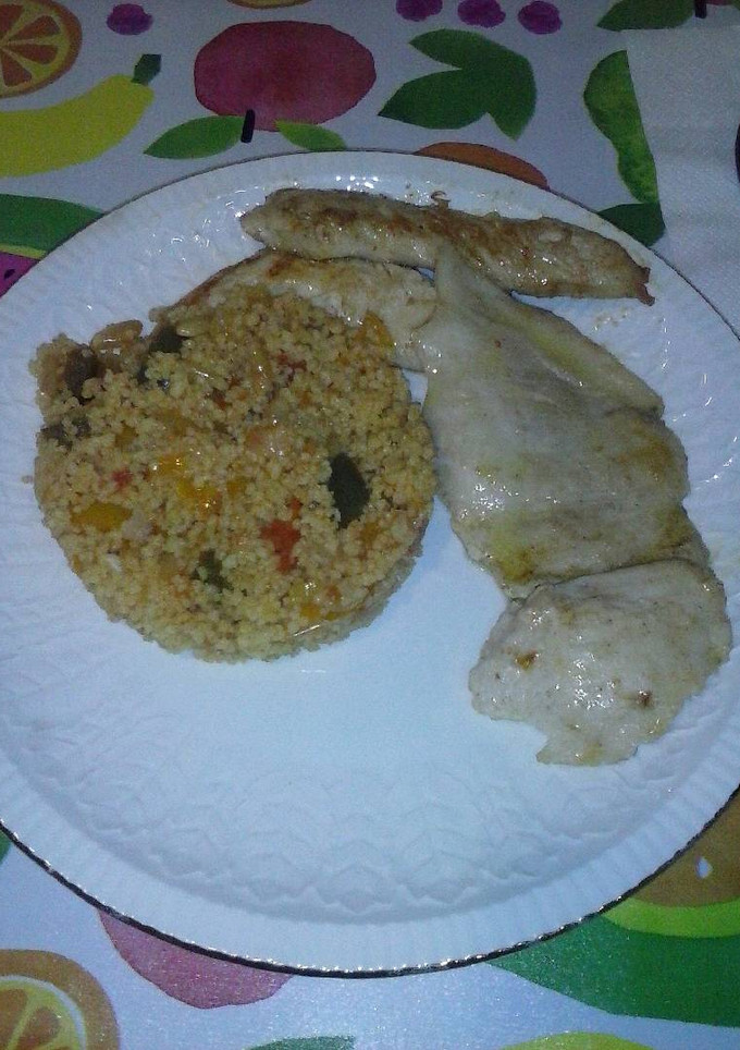 Una foto de Cuscus con verduras escalivadas y pollo
