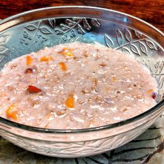 A picture of Peaches and cream oatmeal.