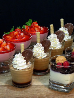 Una foto de 3 postres para Navidad rápidos, fáciles y muy económicos