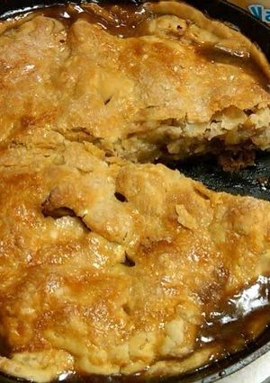 A picture of Cast Iron Skillet Apple Pie.
