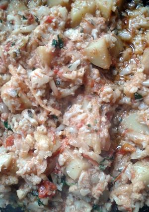 A picture of cauliflower and potatoes.