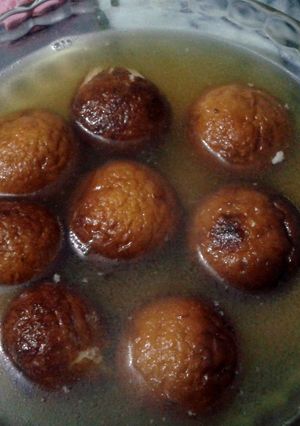 A picture of gulab jaman.