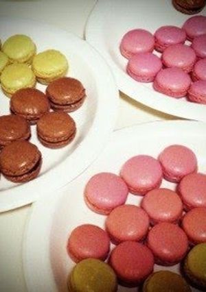 A picture of Easy! Macarons (Sakura Flavor).