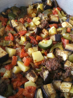 A picture of Mixed veggies with ground beef.