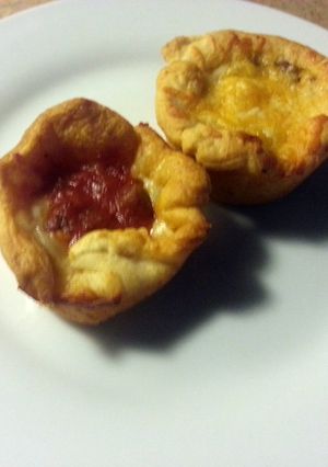A picture of mini cheeseburger muffins.