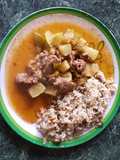 Entomatado de res con chilacayote