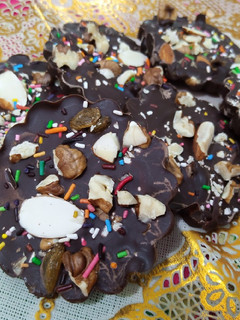 A picture of Chocolate Nuts Bark.