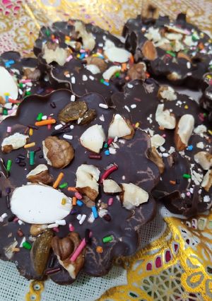 A picture of Chocolate Nuts Bark.