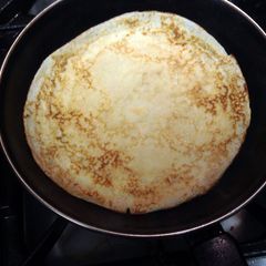 A picture of Pancake/crepes.