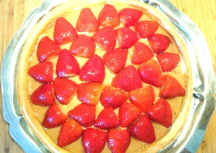Steps to Make Super Quick Homemade French strawberries pie with vanilla cream
