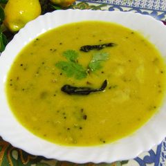 A picture of Aam Dal  (Raw Mango Lentil Curry - Bengali Style).