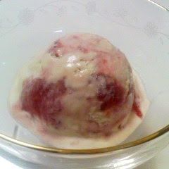 A picture of Strawberry & Cream Cheese Ice Cream.