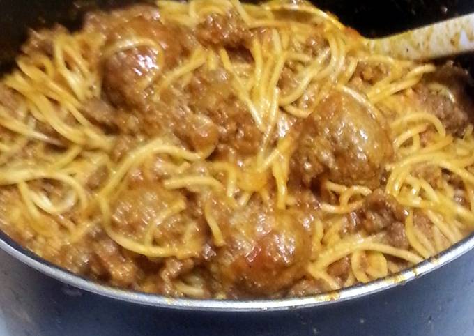 Bbq meatball spaghetti