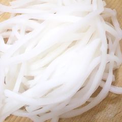 A picture of Handmade Rice Noodles with Rice Flour.