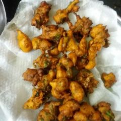 A picture of Palak pakoda.