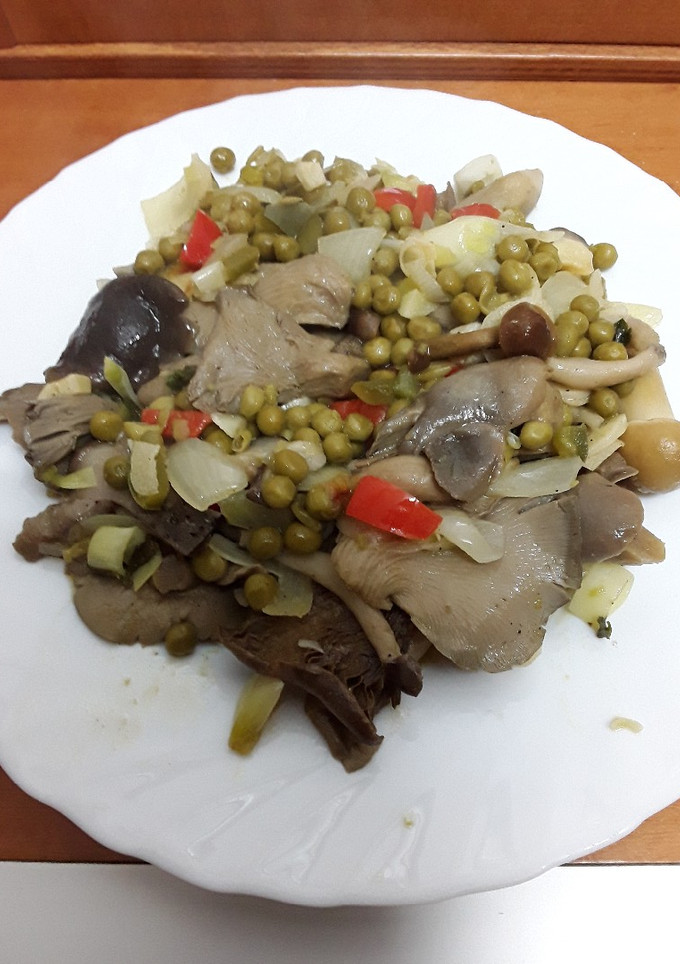 Una foto de Boletus con verduritas