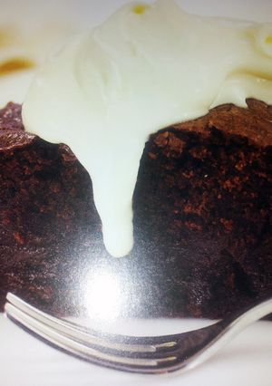 A picture of Bolo Moka com Chocolate.