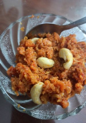 गाजर का हलवा (gajar ka halwa recipe in Hindi) रेसिपी मुख्य फोटो