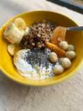 Desayuno saludable y muy completo con nisperos
