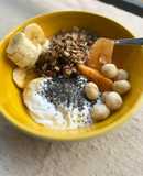 Desayuno saludable y muy completo con nisperos