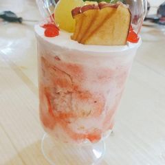 A picture of Fruit ice cream shot.