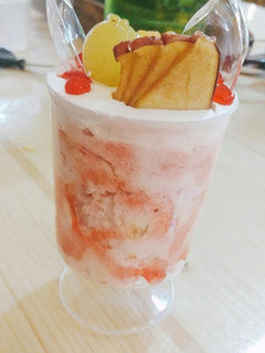 A picture of Fruit ice cream shot.