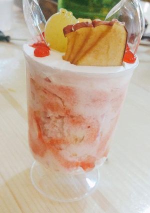 A picture of Fruit ice cream shot.