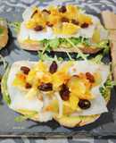 Tosta de bacalao ahumado con naranja