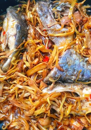 Hình của món Ăn xơ mít mùa covid (cá chim kho xơ mít) :))).