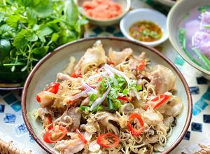 Hình của món Heo Rừng Xào Sả Ớt.