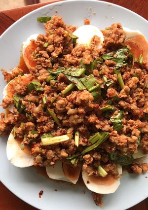 รูปของ ยำไข่เค็มหมูสับ