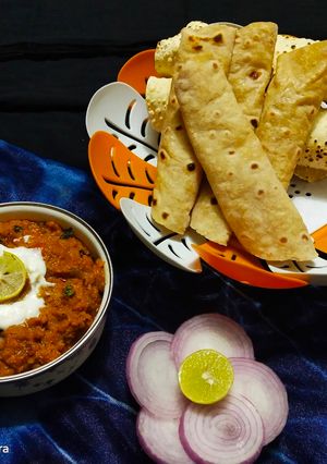 બેલપેપસૅ ઇન રેડ ગ્રેવી(Bellpapers in red gravy recipe in Gujarati) રેસીપી મુખ્ય ફોટો