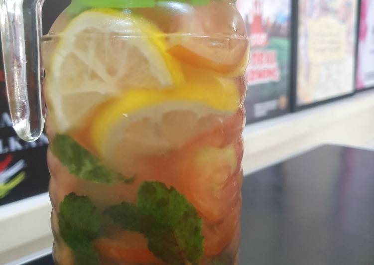 Cara termudah untuk Vegan saat makan malamInfused Water