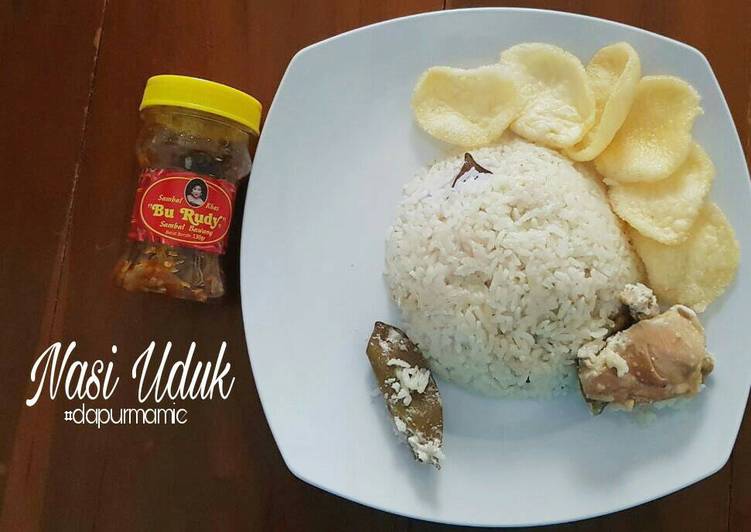 Langkah Mudah untuk Menyiapkan Nasi Uduk Ayam Ricecooker ala #dapurmamie, Enak