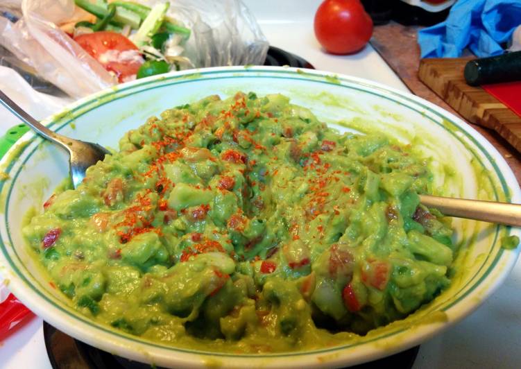 Easiest Way to Make Quick White Boy Guacamole